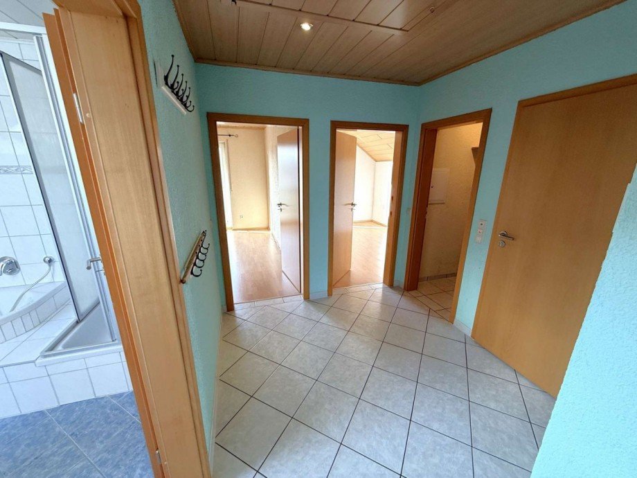Flur Dachgeschosswohnung Graben-Neudorf