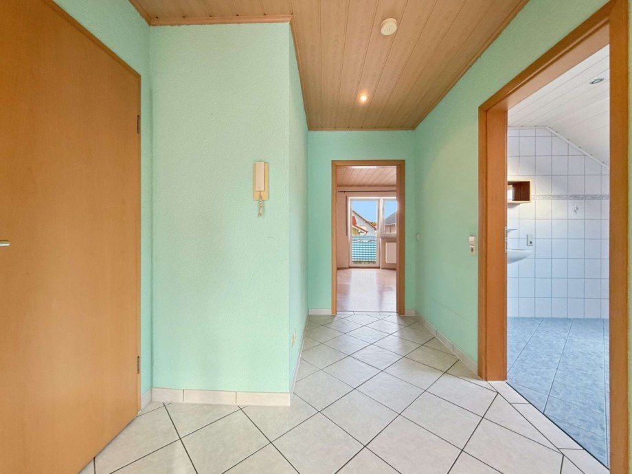 Flur DG Zweifamilienhaus Graben-Neudorf