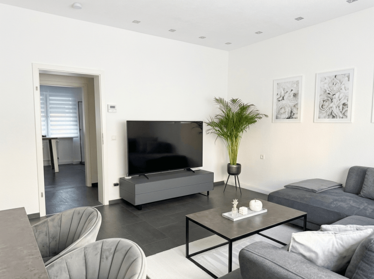 Wohnzimmer Bruchsal Erdgeschosswohnung Moderne 3-Zimmer-Wohnung mit Loggia in Bruchsal!