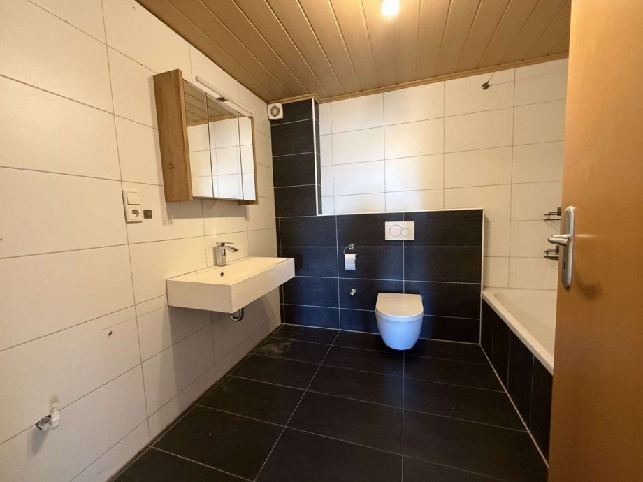 Bad Dachgeschosswohnung Hambr�cken