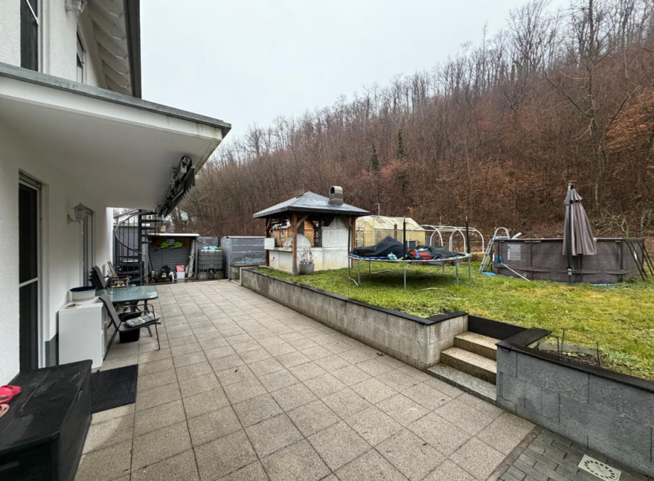 Garten Zweifamilienhaus K�mpfelbach