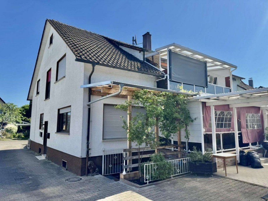 Hofansicht Zweifamilienhaus Philippsburg