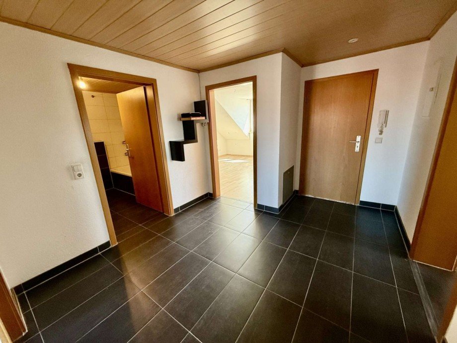 Flur Dachgeschosswohnung Hambr�cken