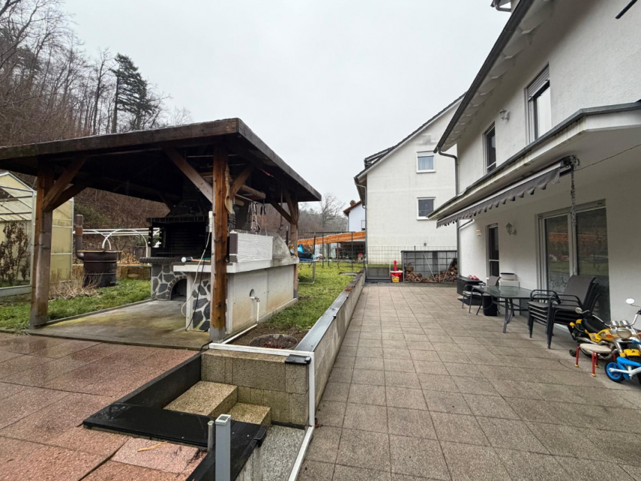 Terasse Zweifamilienhaus K�mpfelbach