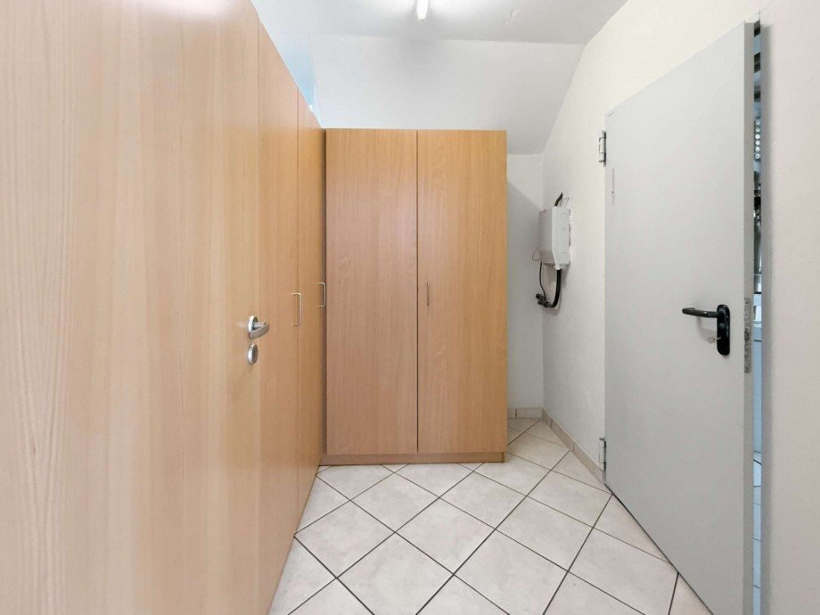 Vorraum UG Zweifamilienhaus Graben-Neudorf