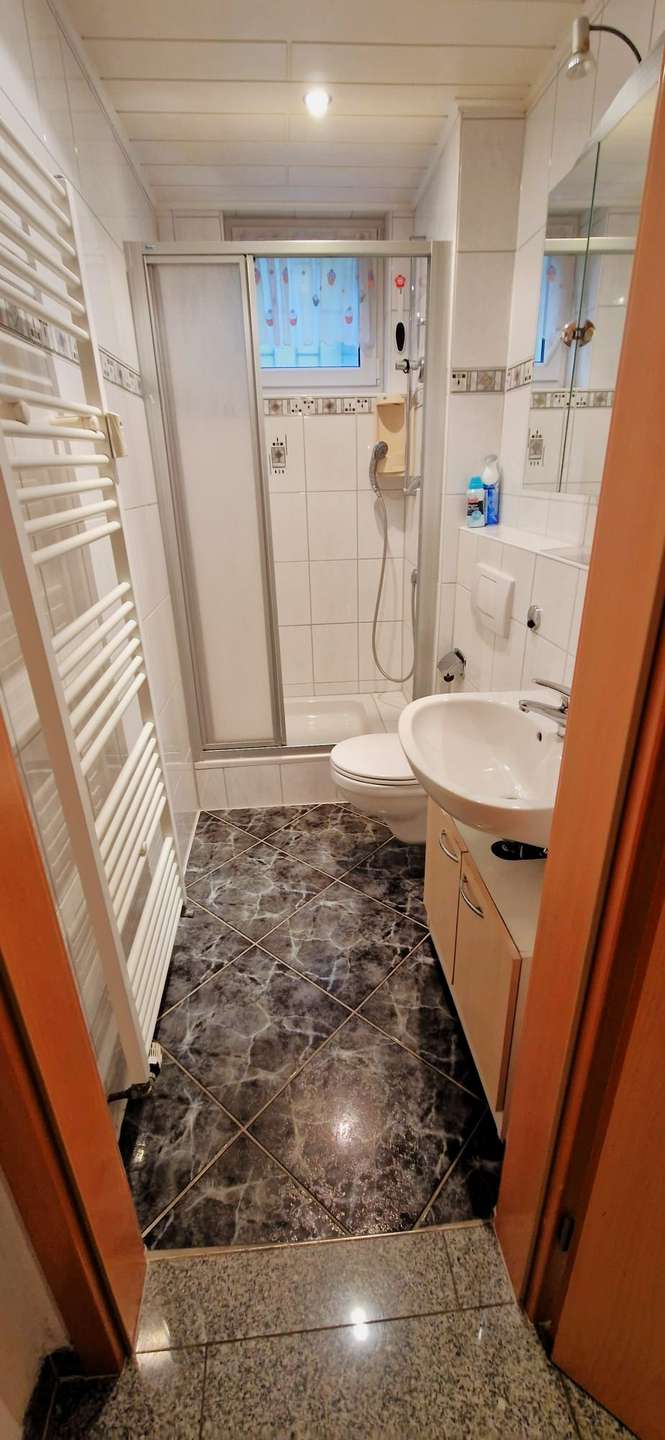 Bad UG Maisonettewohnung Graben-Neudorf