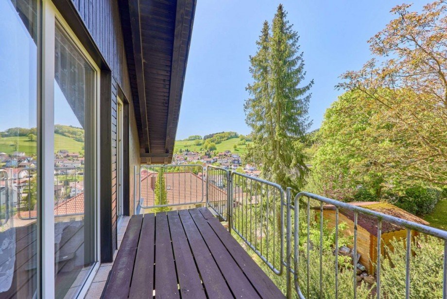 Balkon Aussicht OG Mehrfamilienhaus Wald-Michelbach