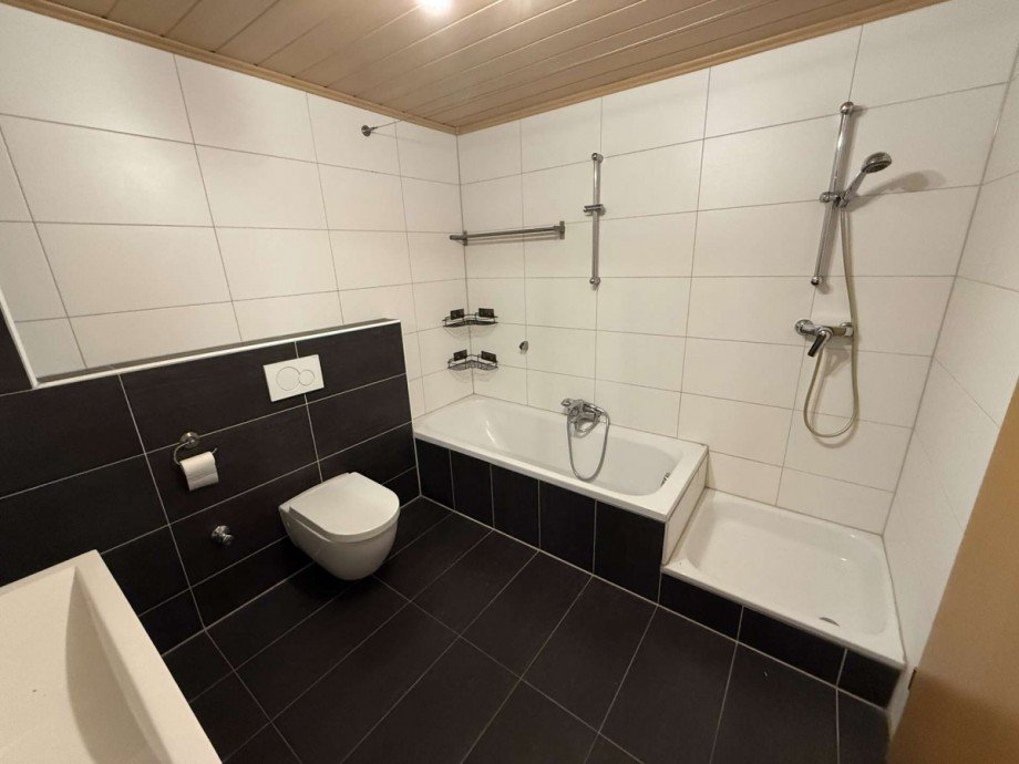 Bad Dachgeschosswohnung Hambr�cken