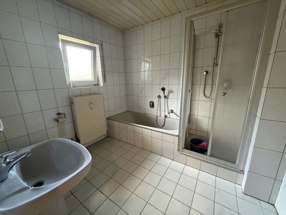 Badezimmer Dachgeschosswohnung Bruchsal-Obergrombach