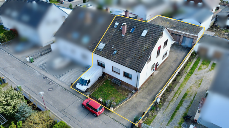 Luftansicht Philippsburg Zweifamilienhaus Zweifamilienhaus mit verschiedenen Nutzungsm�glichkeiten in Philippsburg-Rheinsheim