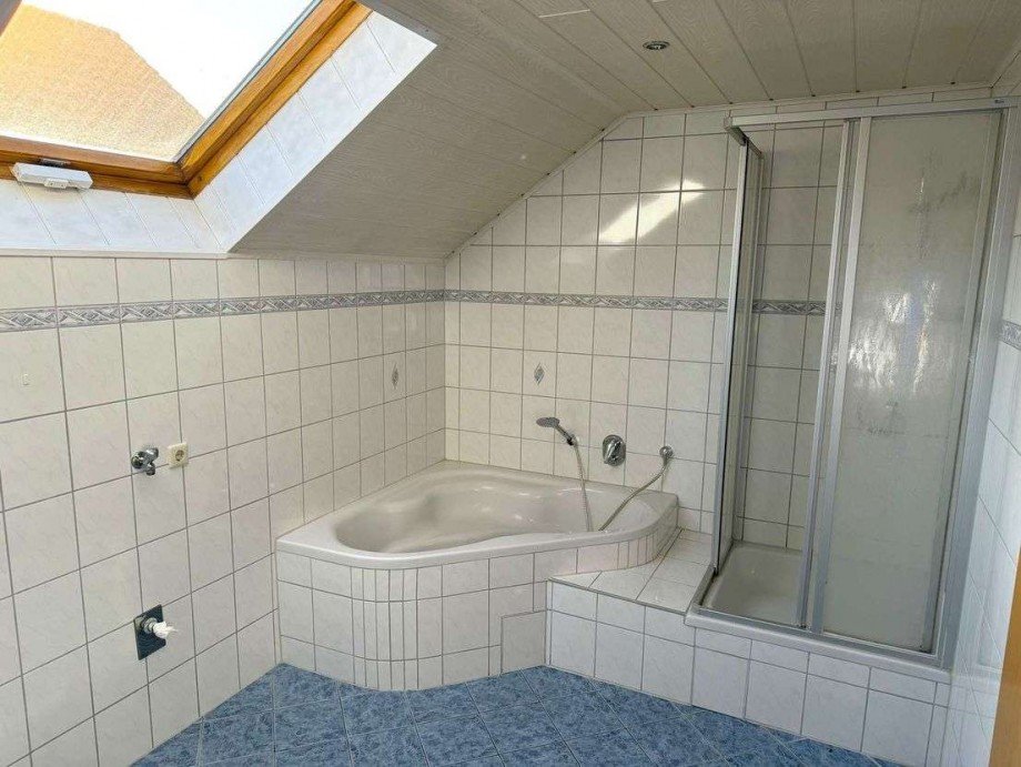 DG Bad Zweifamilienhaus Graben-Neudorf