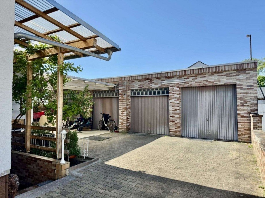 Garagen / Nutzfl�che Zweifamilienhaus Philippsburg