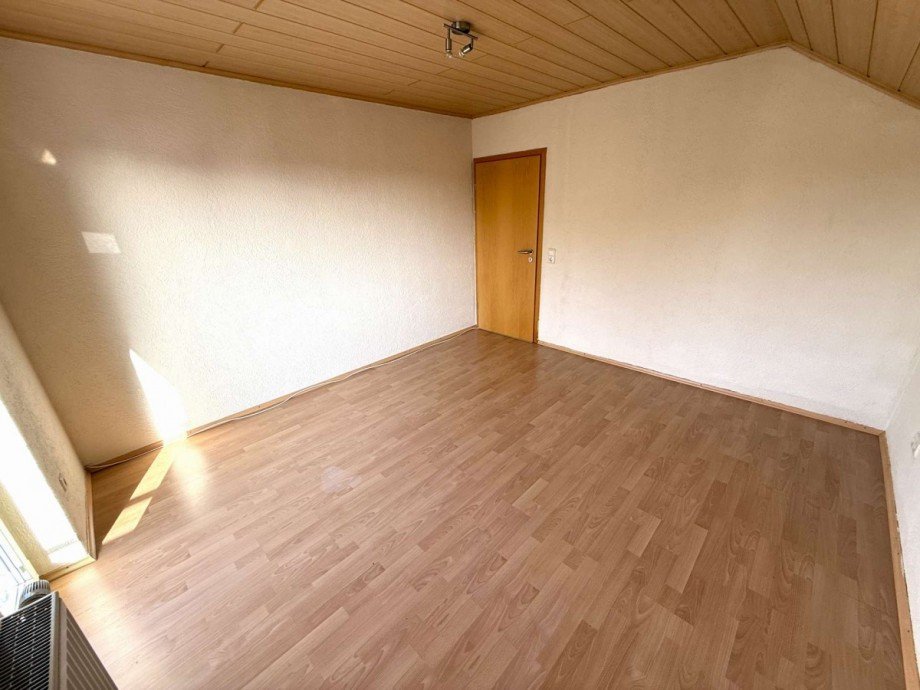 Schlafzimmer Dachgeschosswohnung Graben-Neudorf