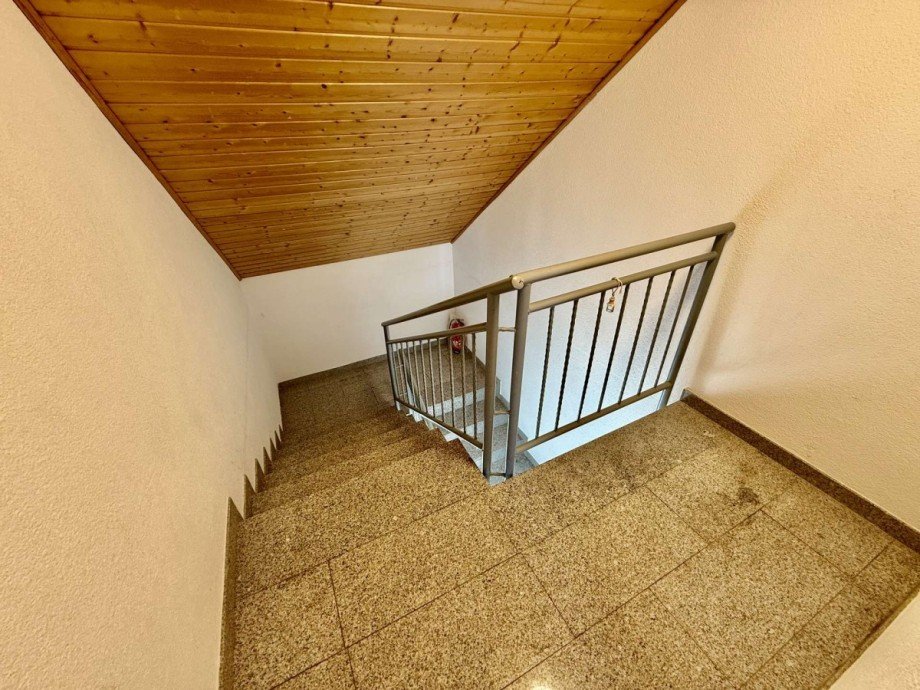 Treppenhaus Dachgeschosswohnung Hambr�cken