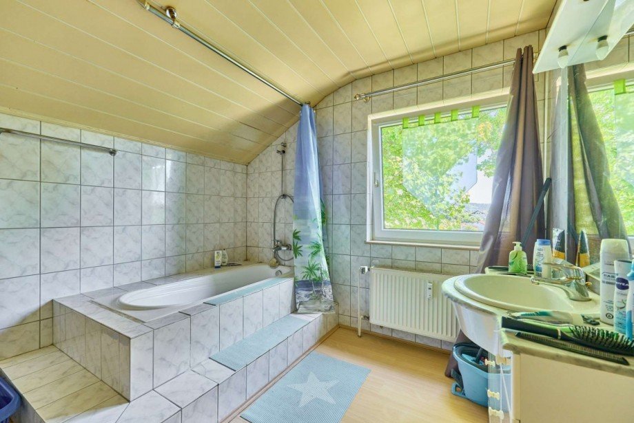 Bad OG Mehrfamilienhaus Wald-Michelbach