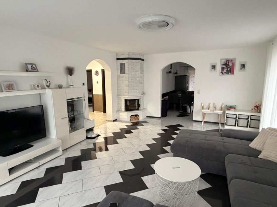 Wohnzimmer OG Zweifamilienhaus K�mpfelbach