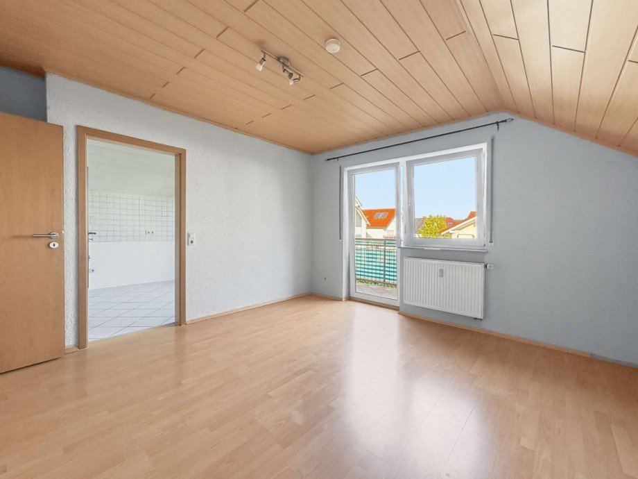 Wohnzimmer Dachgeschosswohnung Graben-Neudorf
