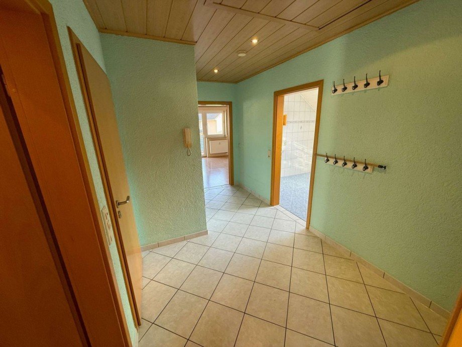 Flur Dachgeschosswohnung Graben-Neudorf