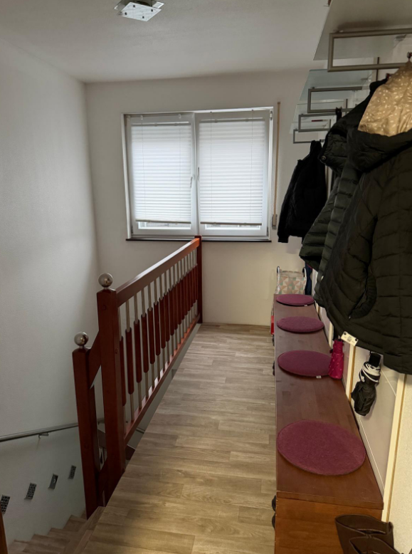 Treppenhaus OG Zweifamilienhaus K�mpfelbach