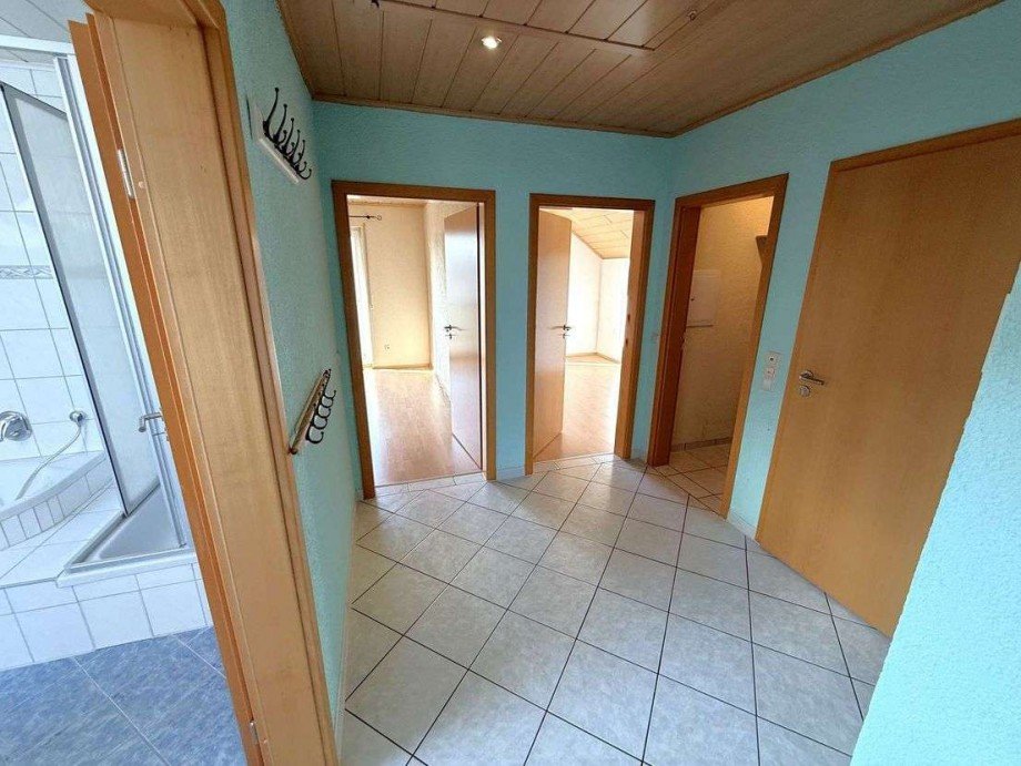 DG Flur Zweifamilienhaus Graben-Neudorf